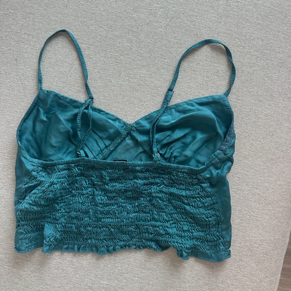 Subdued Top - Picture 2 of 3